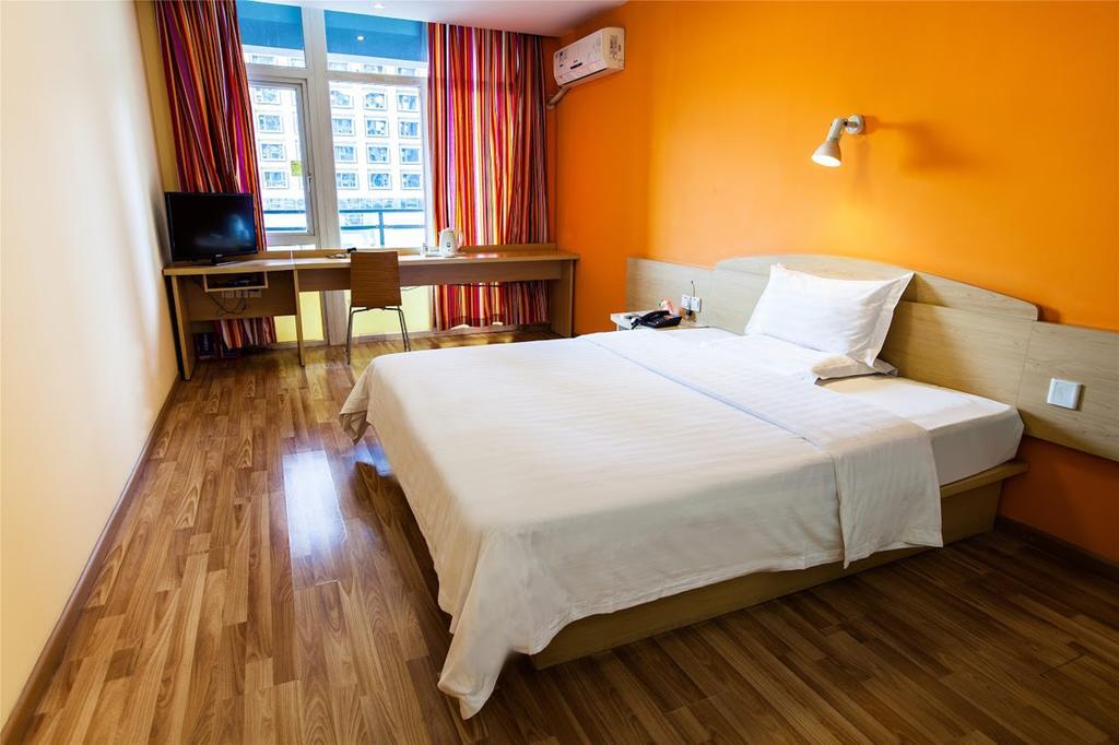 7Days Inn Guangzhou Panyu Chimlong South Railway Station Ngoại thất bức ảnh