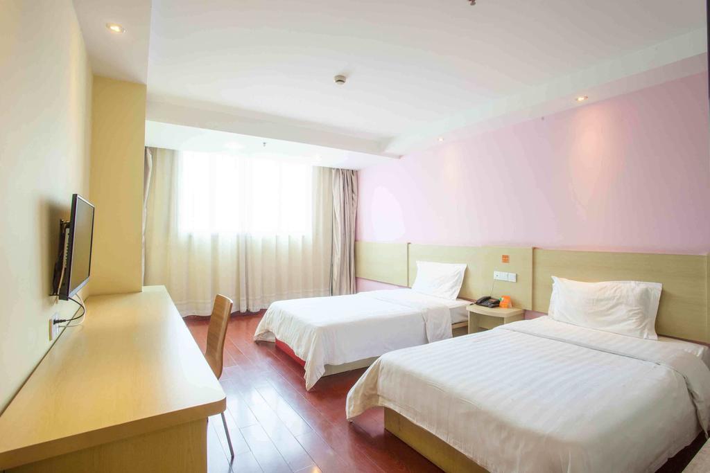 7Days Inn Guangzhou Panyu Chimlong South Railway Station Phòng bức ảnh