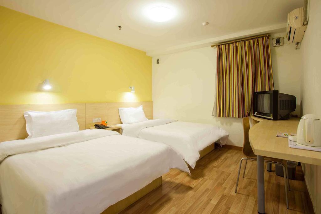 7Days Inn Guangzhou Panyu Chimlong South Railway Station Phòng bức ảnh