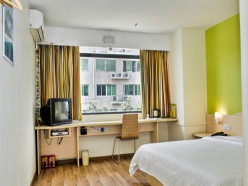 7Days Inn Guangzhou Panyu Chimlong South Railway Station Ngoại thất bức ảnh