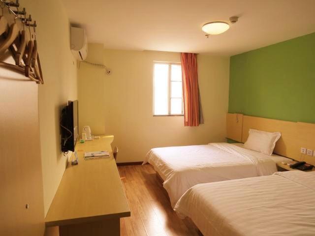 7Days Inn Guangzhou Panyu Chimlong South Railway Station Ngoại thất bức ảnh